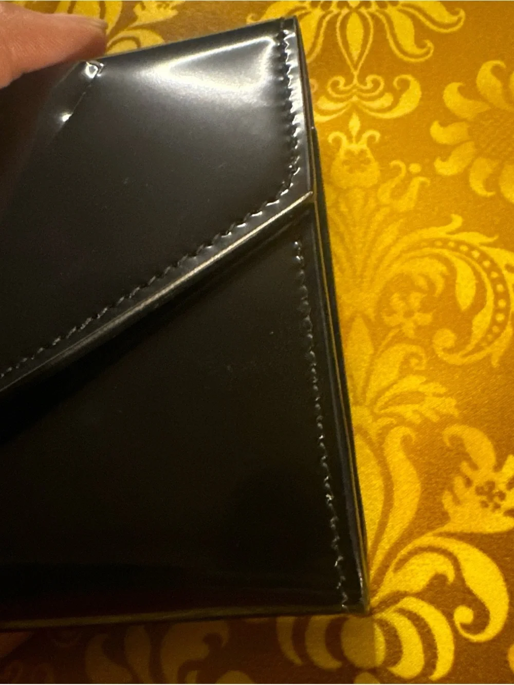 Yves Saint Laurent Cassandra Wallet Patent Calfskin with Silver YSL Emblem - Picture 10 of 15